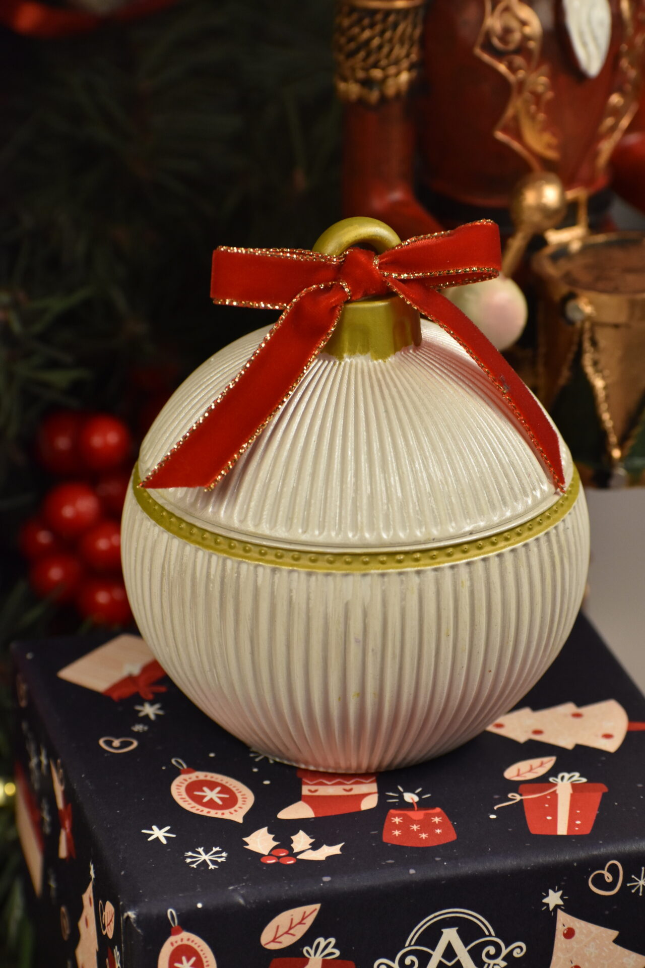 Christmas Collection - Striped Bauble